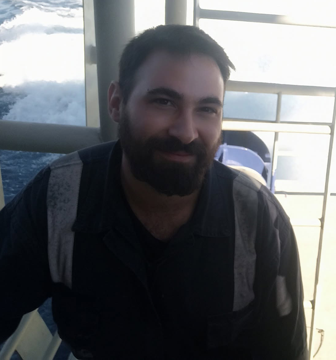 μανος